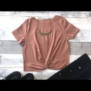 T-shirt tie crop top